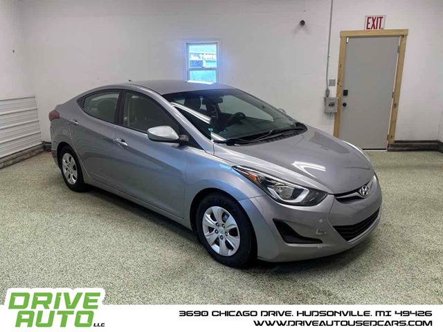 Shale Gray Metallic 2016 Hyundai Elantra SE FWD Sedan Front-Wheel Drive Automatic