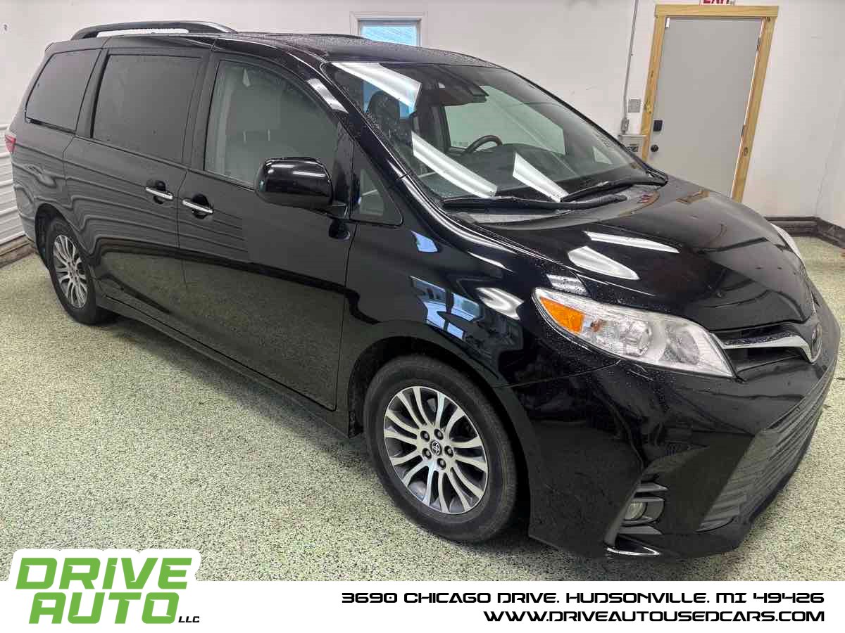 2020 Toyota Sienna XLE V6 7-Passenger Access Seat FWD's photo