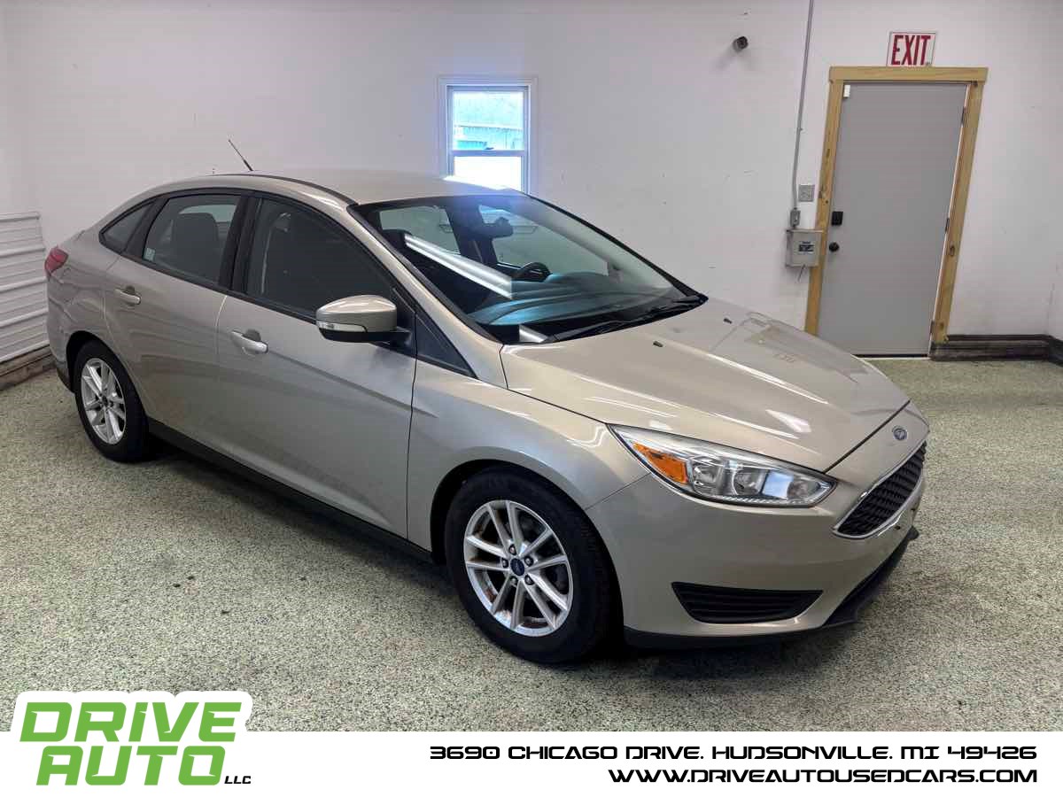 2016 Ford Focus Sedan SE's photo
