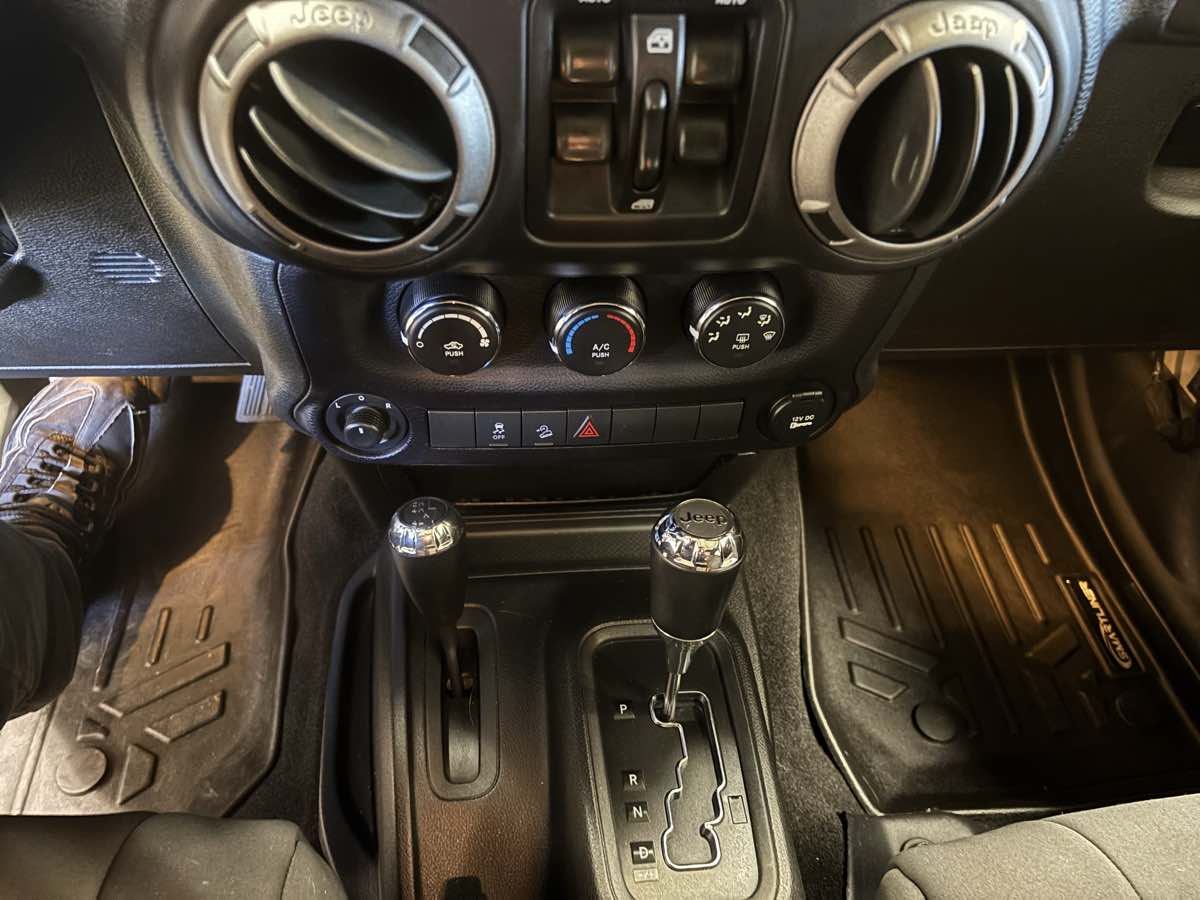 2017 Jeep Wrangler Unlimited Sport S - Photo 6