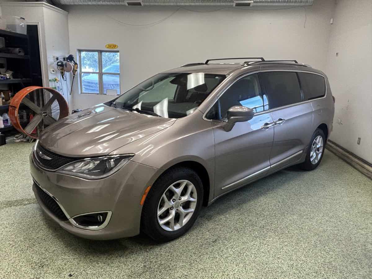 2017 Chrysler Pacifica Touring-L Plus - Photo 3