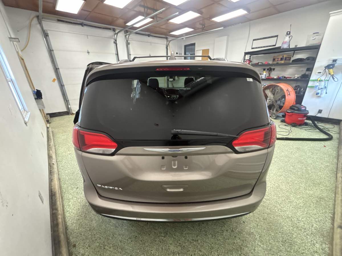 2017 Chrysler Pacifica Touring-L Plus - Photo 11
