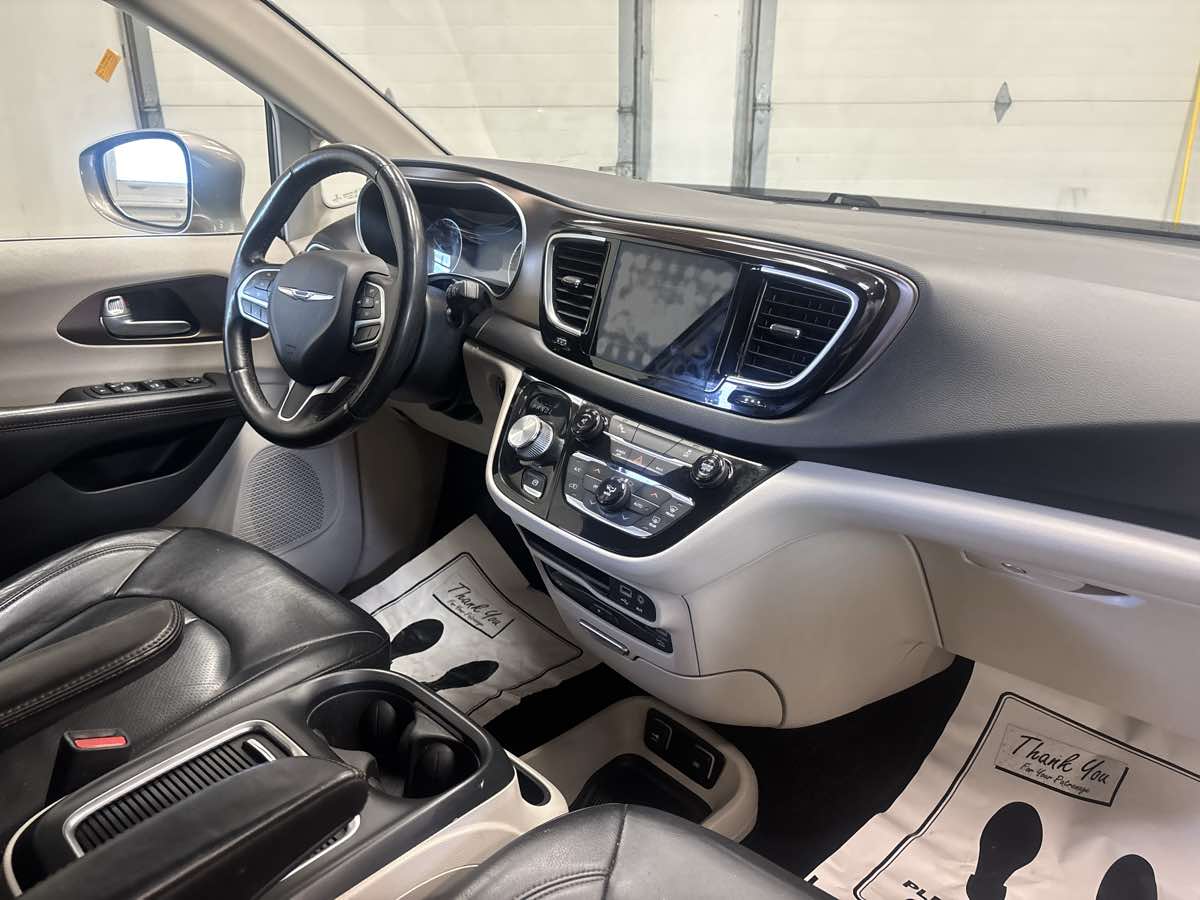 2017 Chrysler Pacifica Touring-L Plus - Photo 13