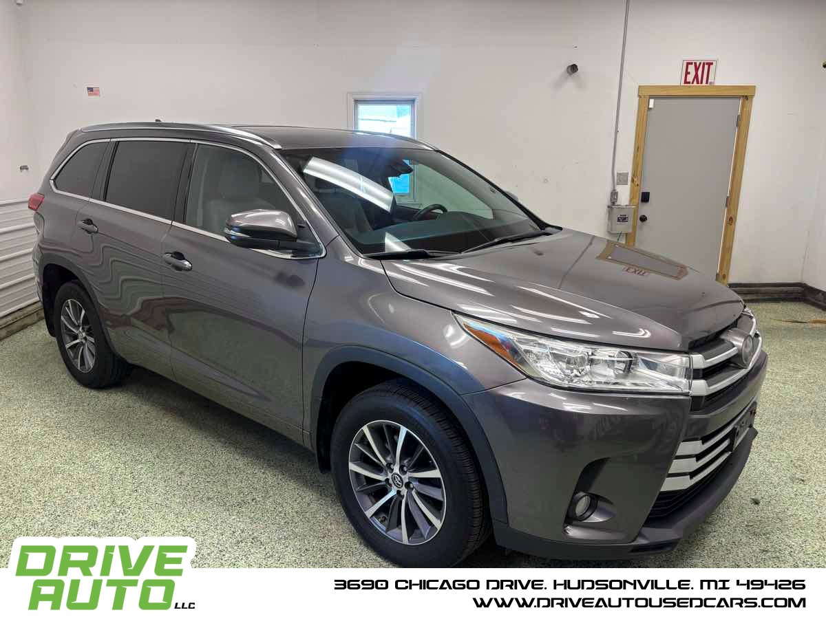 2017 Toyota Highlander XLE AWD photo