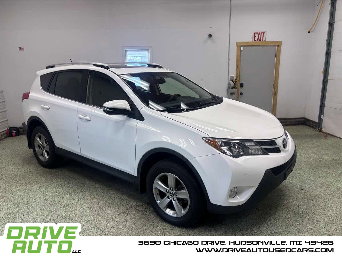 2015 Toyota RAV4 XLE AWD photo