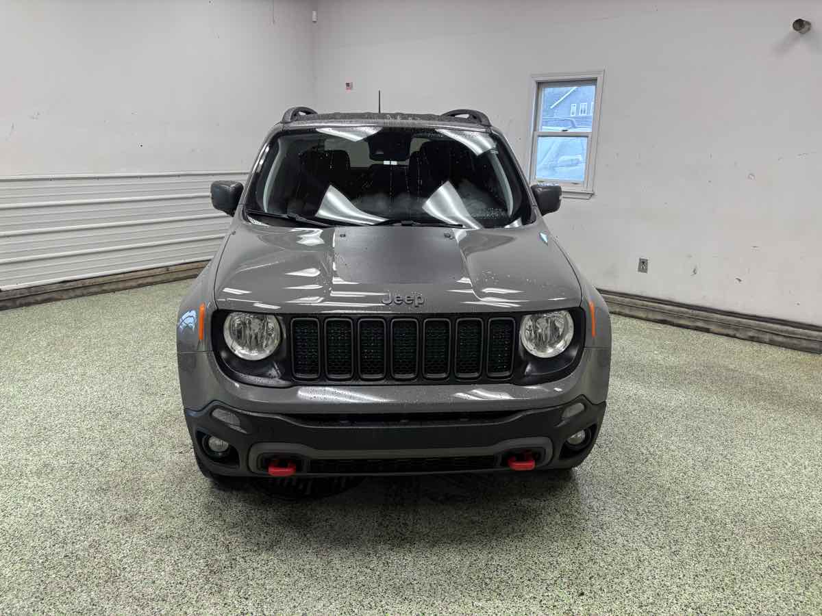 Photo 2 of this Jeep Renegade