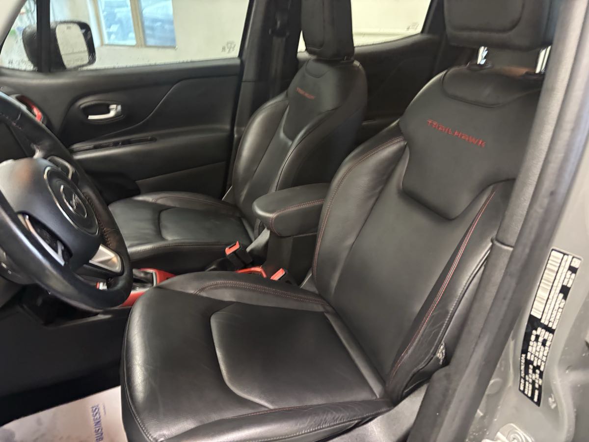 Photo 8 of this Jeep Renegade