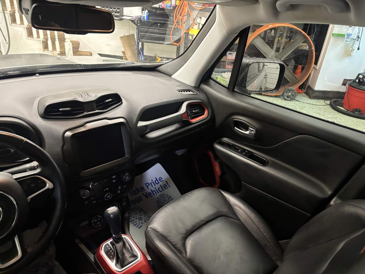 Photo 14 of this Jeep Renegade