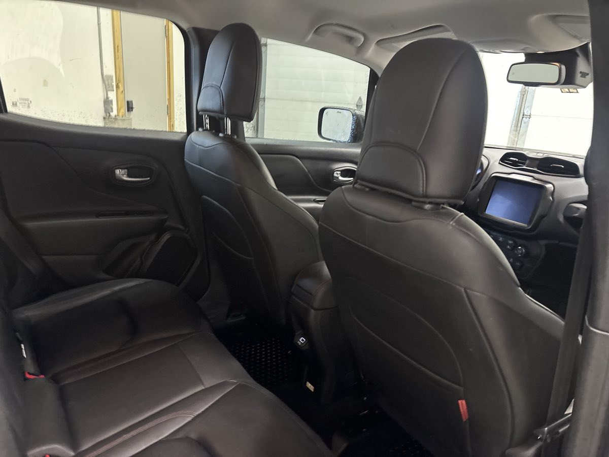Photo 15 of this Jeep Renegade