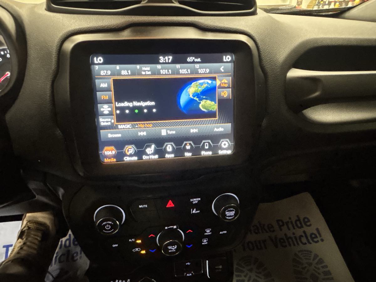 Photo 18 of this Jeep Renegade