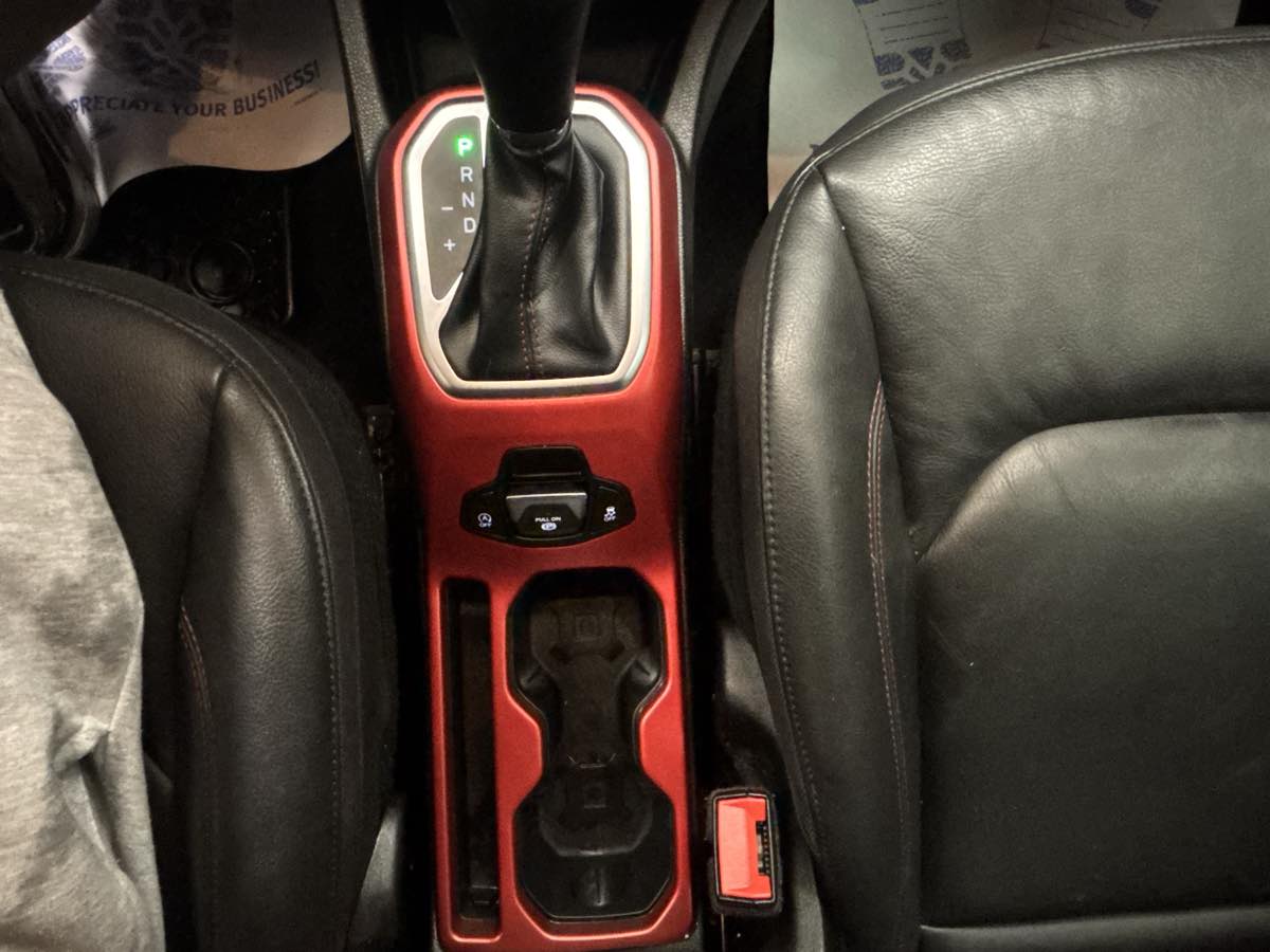 Photo 19 of this Jeep Renegade