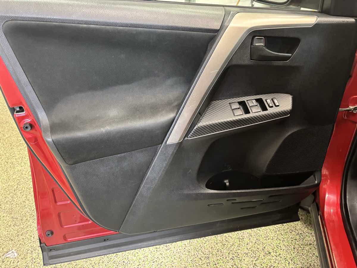 Photo 7 of this Toyota RAV4