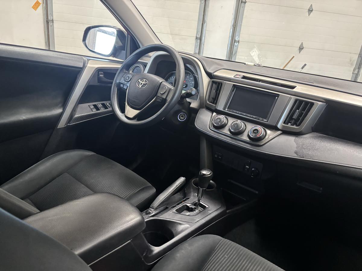 Photo 14 of this Toyota RAV4