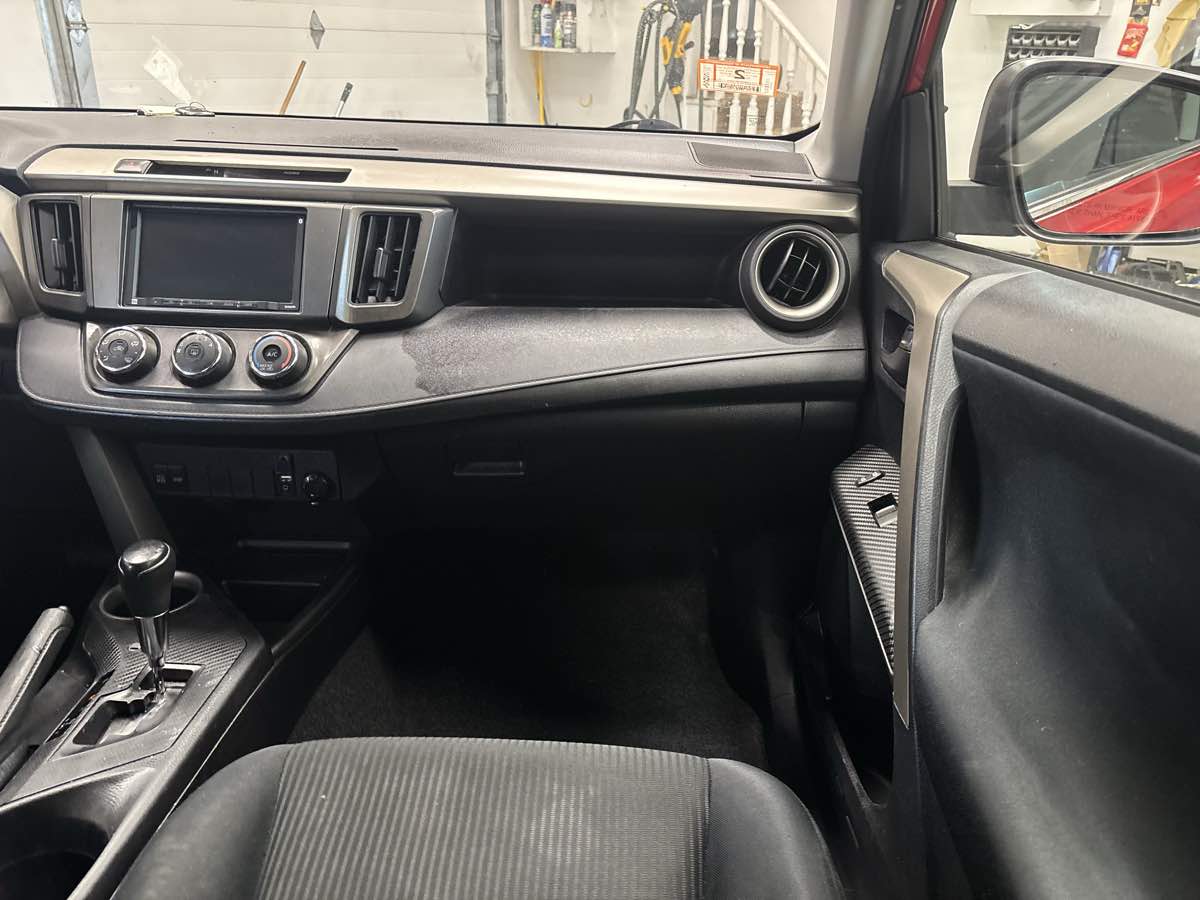 Photo 16 of this Toyota RAV4