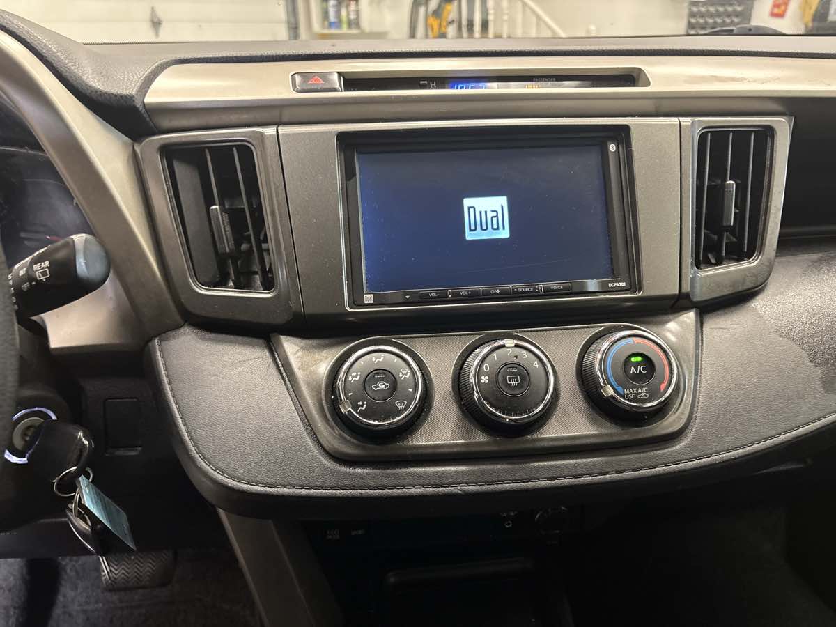 Photo 17 of this Toyota RAV4