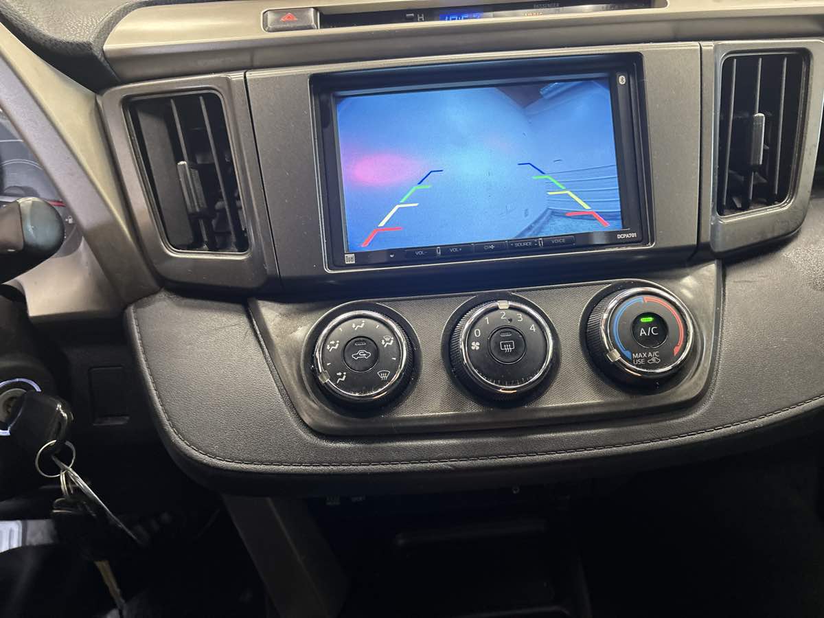 Photo 20 of this Toyota RAV4