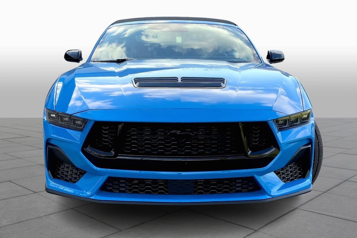 2024 Ford Mustang GT Premium Convertible photo 2