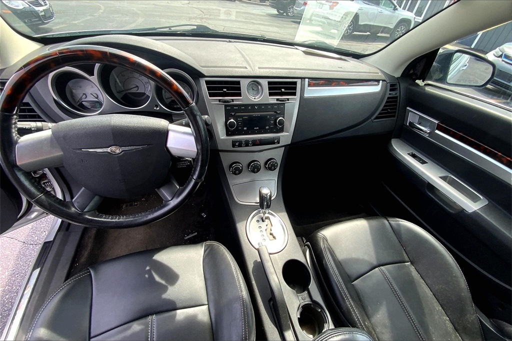 洋書 SEBRING Used 2009 Chrysler Sebring Limited in Flint
