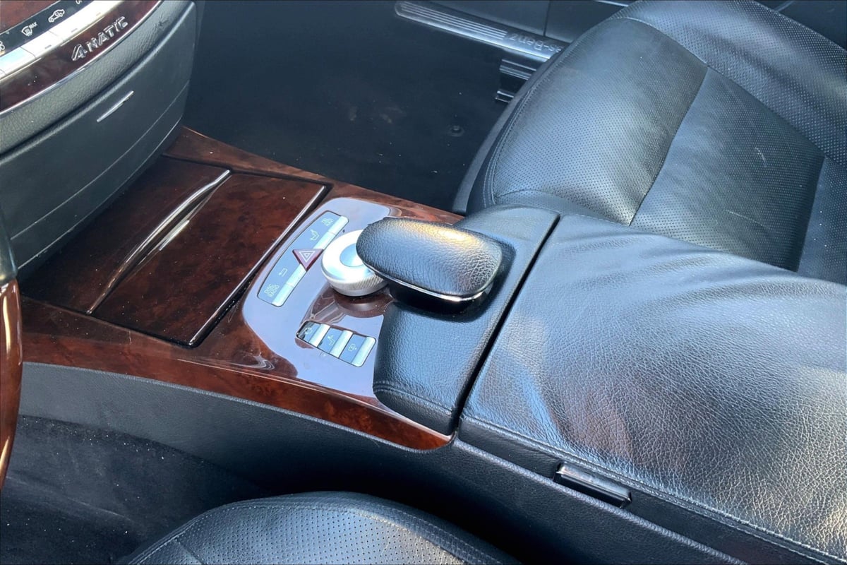 2011 Mercedes Benz S 550 4MATIC photo 15