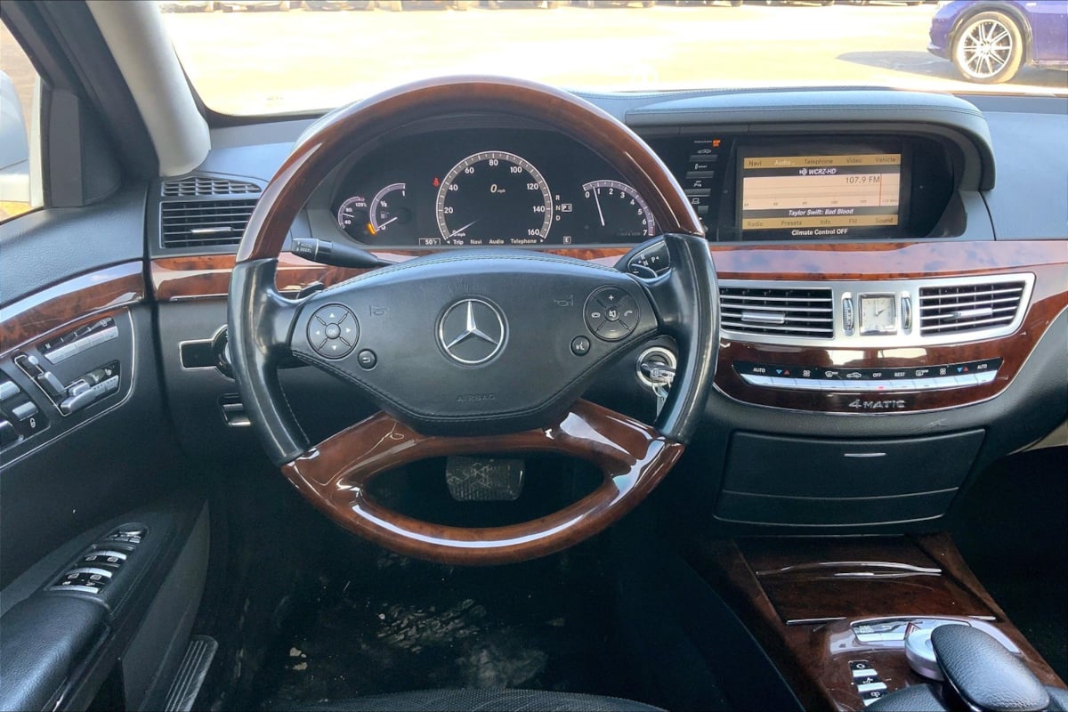 2011 Mercedes Benz S 550 4MATIC photo 4