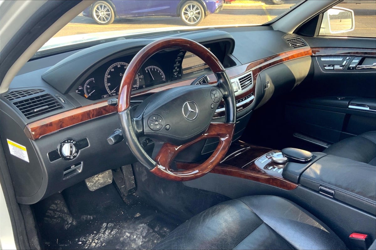2011 Mercedes Benz S 550 4MATIC photo 12