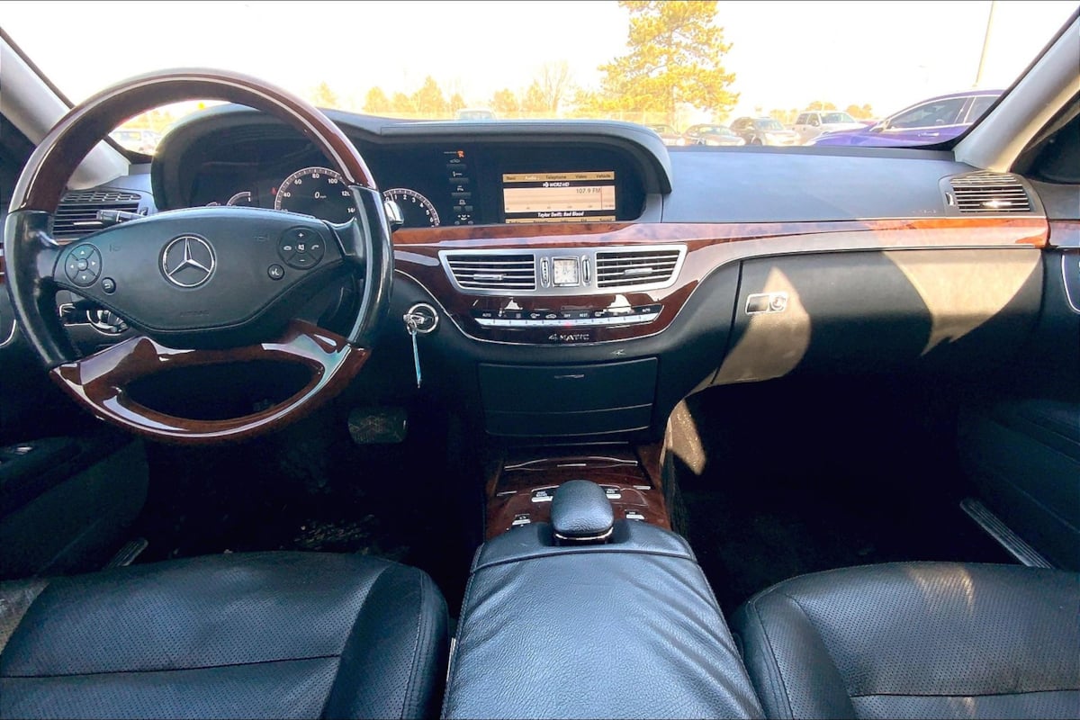 2011 Mercedes Benz S 550 4MATIC photo 13