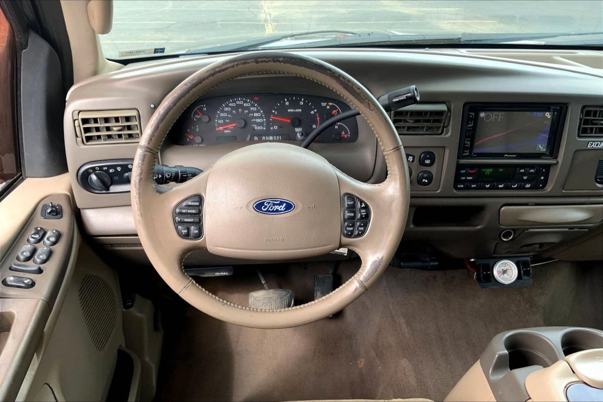 2003 Ford Excursion Limited photo 4