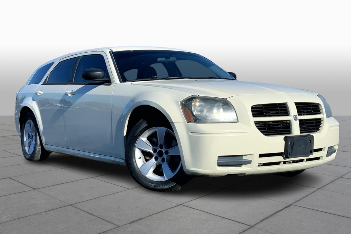 2005 Dodge Magnum SE