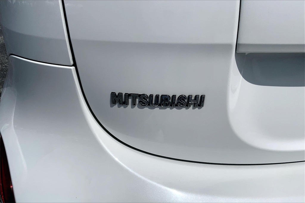 2014 Mitsubishi i-MiEV ES photo 20