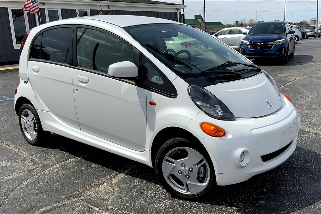 2014 Mitsubishi i-MiEV ES photo 21