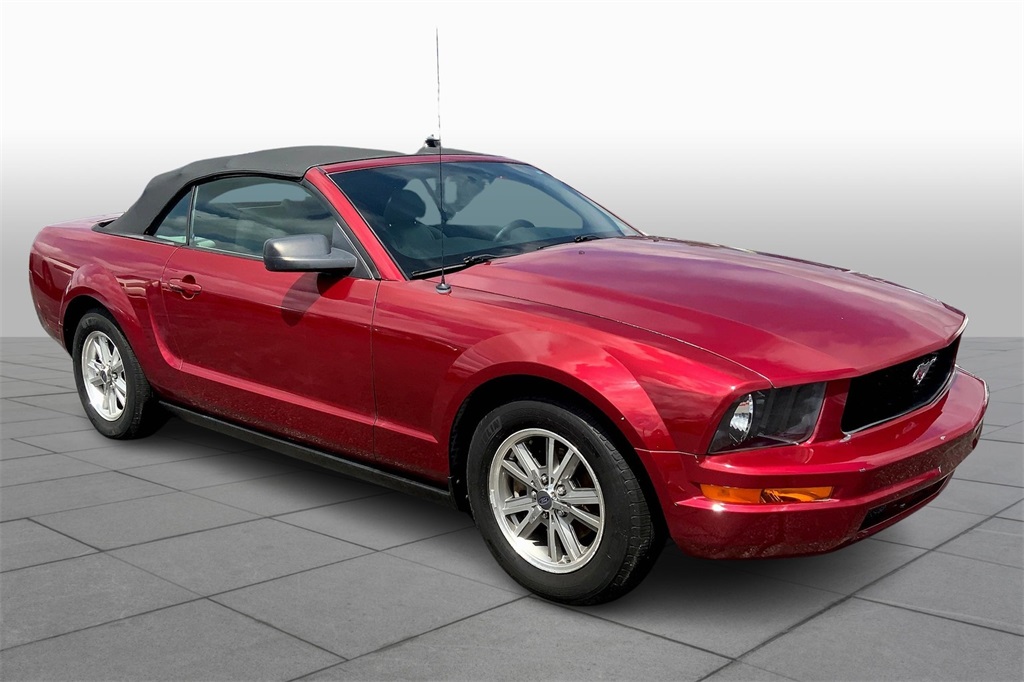 2005 Ford Mustang Deluxe