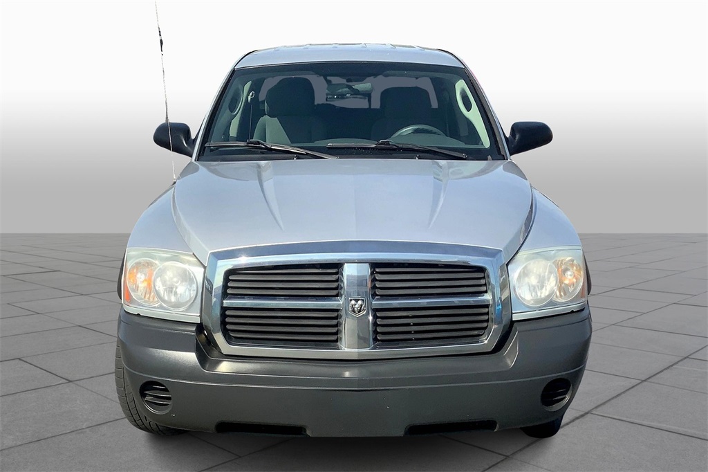 2005 Dodge Dakota ST photo 2