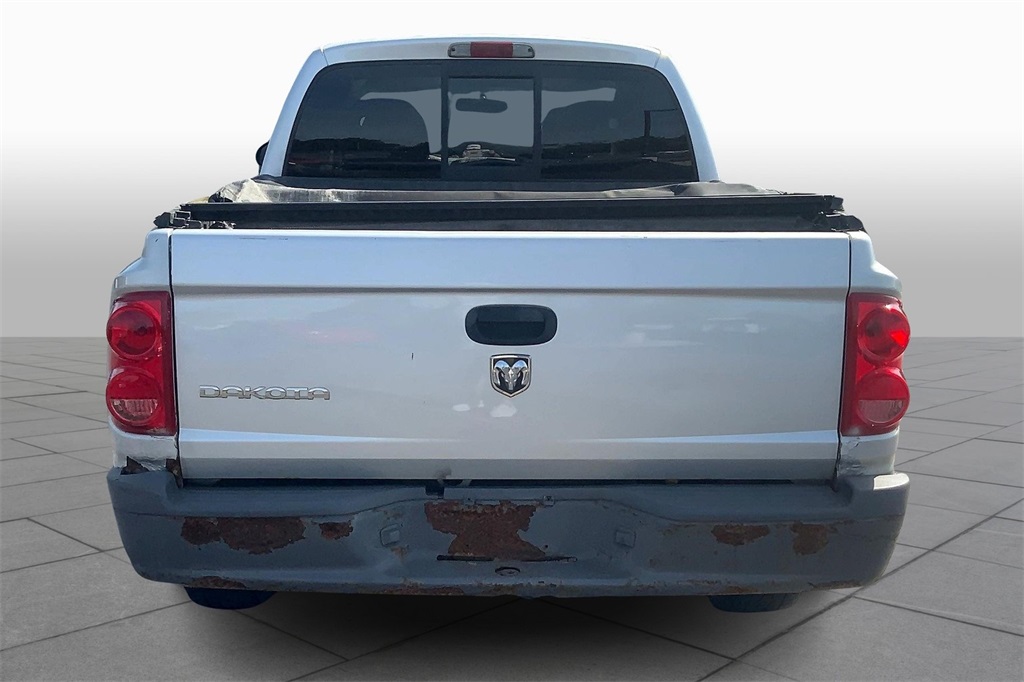 2005 Dodge Dakota ST photo 3