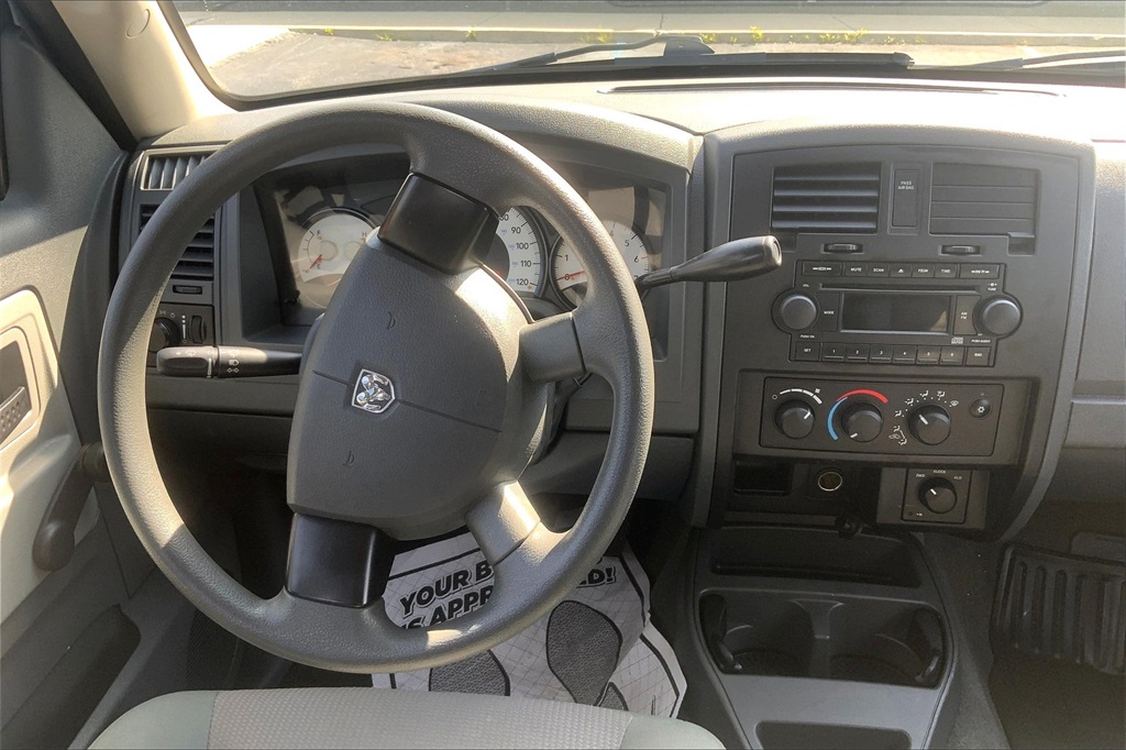 2005 Dodge Dakota ST photo 4