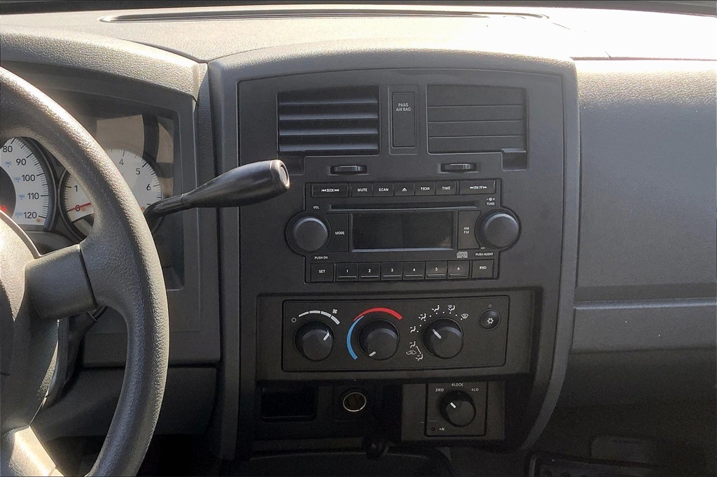 2005 Dodge Dakota ST photo 5