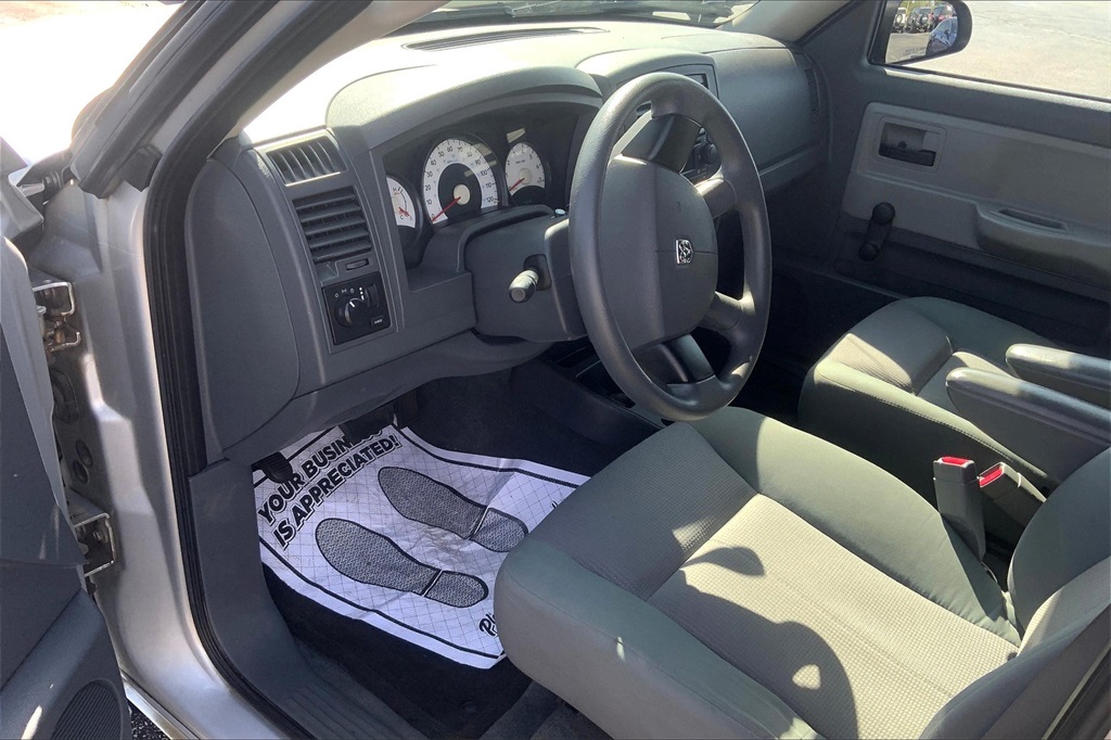 2005 Dodge Dakota ST photo 13