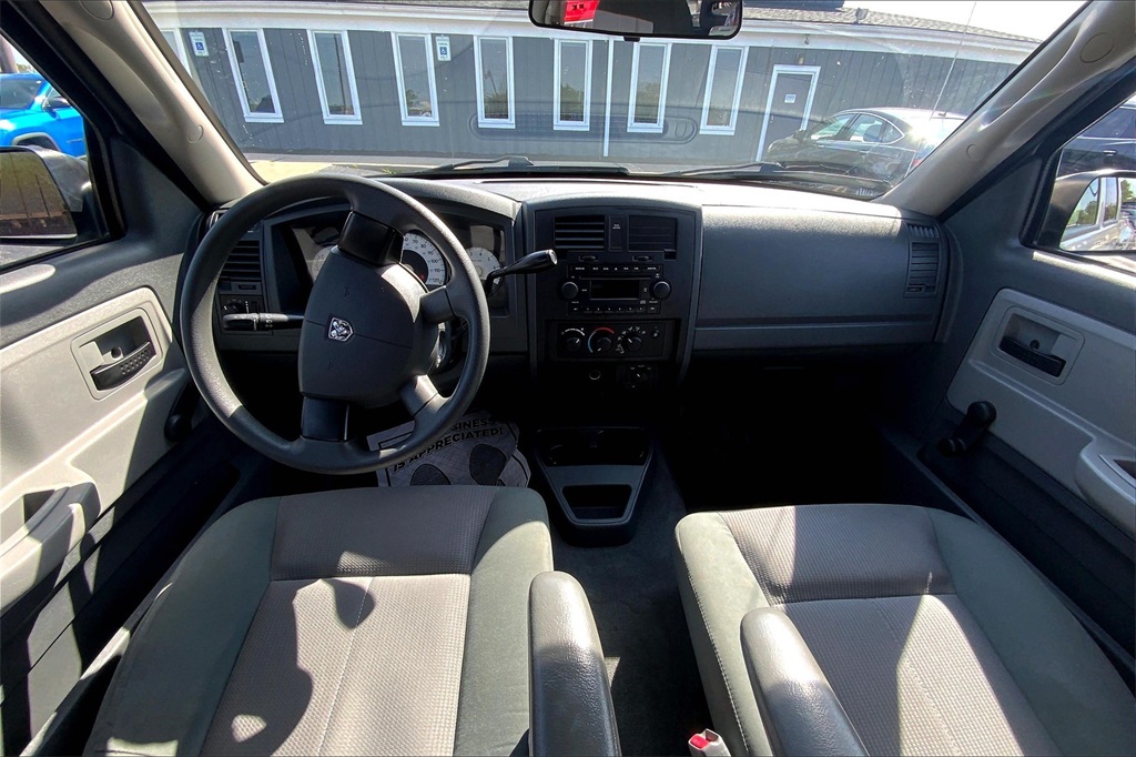 2005 Dodge Dakota ST photo 14