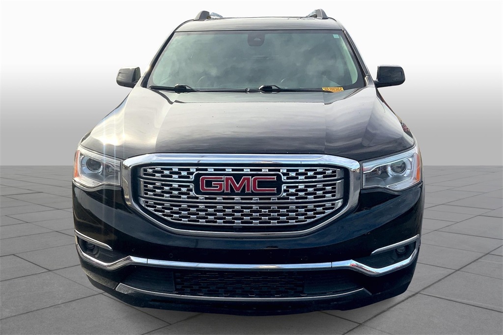 2017 Gmc Acadia Denali photo 2