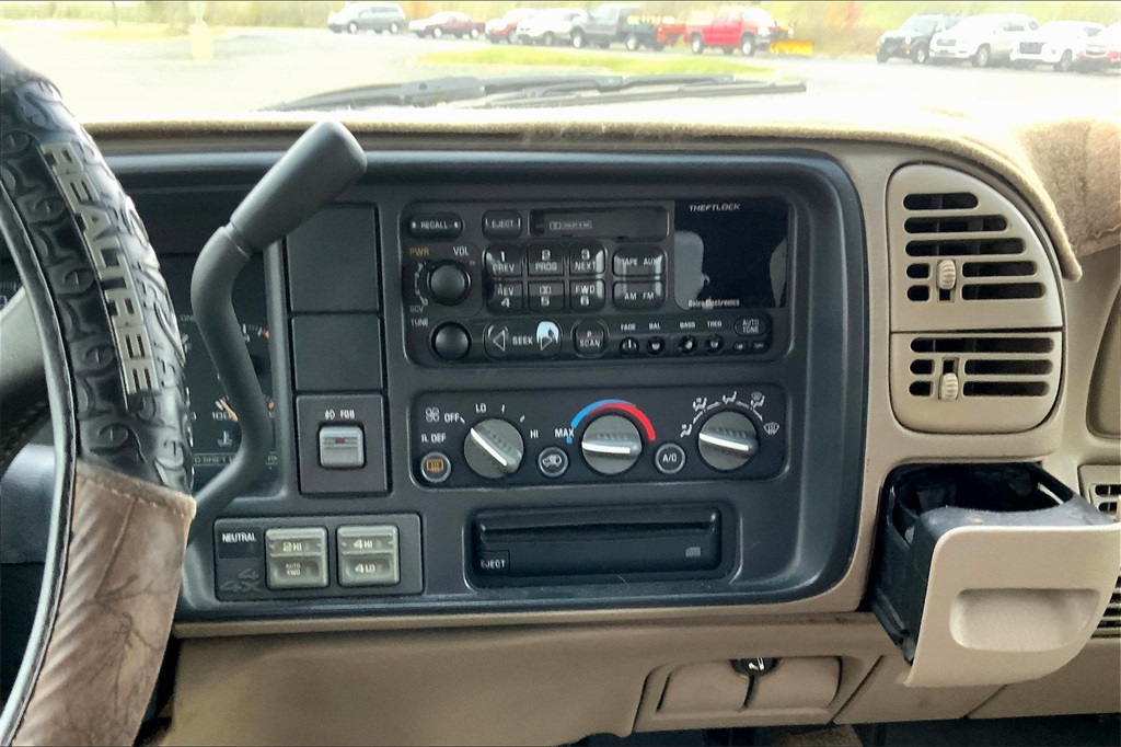 2000 Chevrolet Tahoe Z71 photo 4