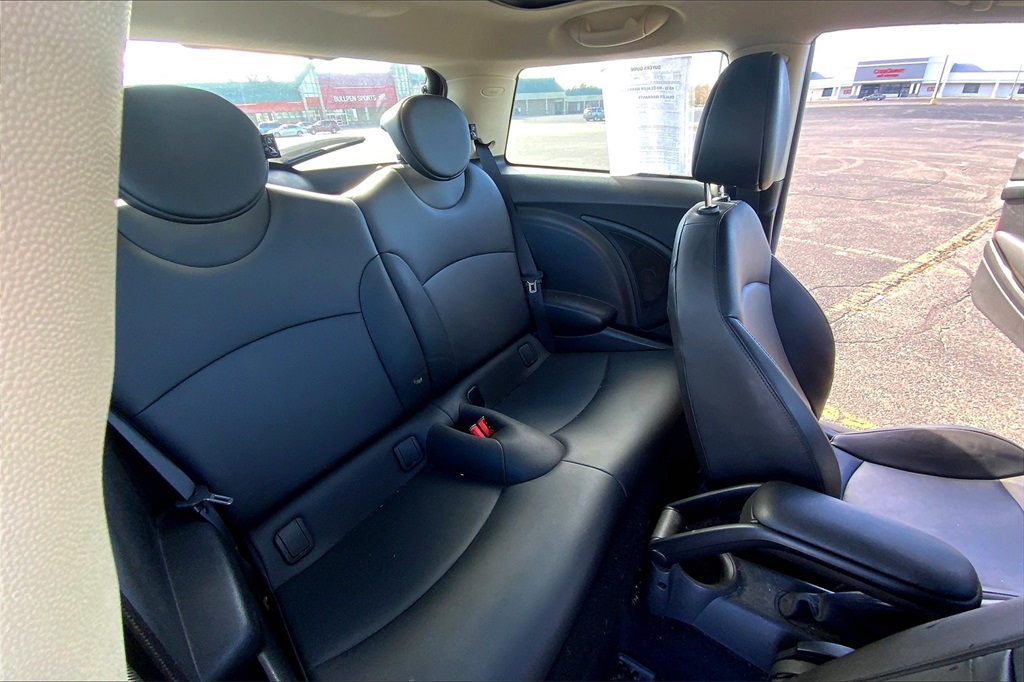 2013 Mini Cooper Hardtop S photo 19