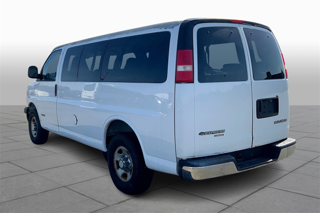 2006 Chevrolet Express Passenger LT photo 8