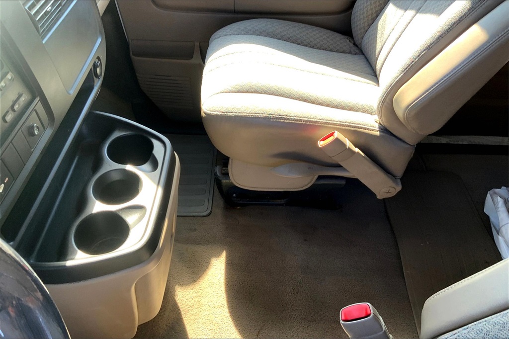 2006 Chevrolet Express Passenger LT photo 15