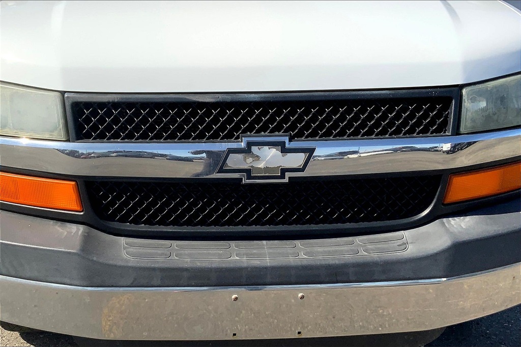2006 Chevrolet Express Passenger LT photo 26