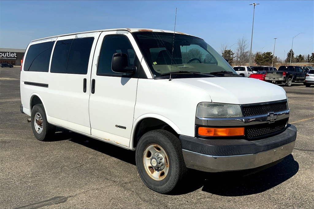 2006 Chevrolet Express Passenger LT photo 27