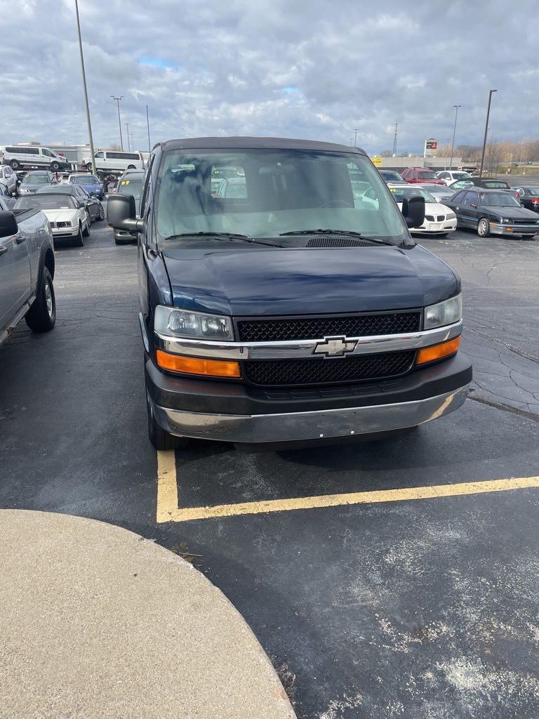 2007 Chevrolet Express Work Van Cargo photo 2