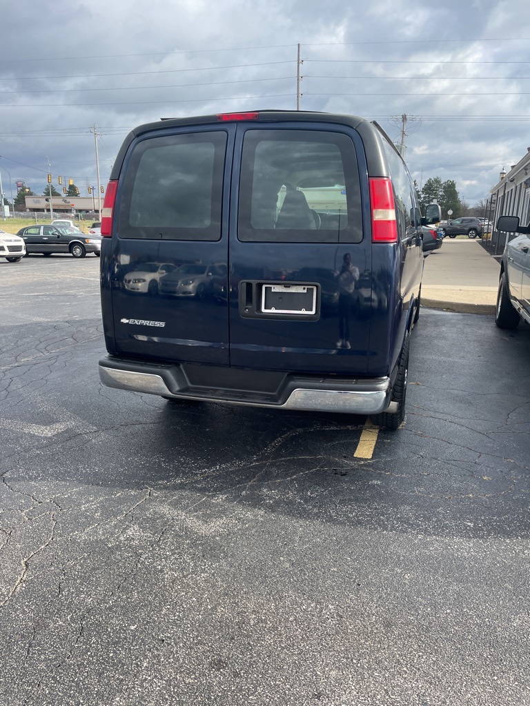 2007 Chevrolet Express Work Van Cargo photo 4