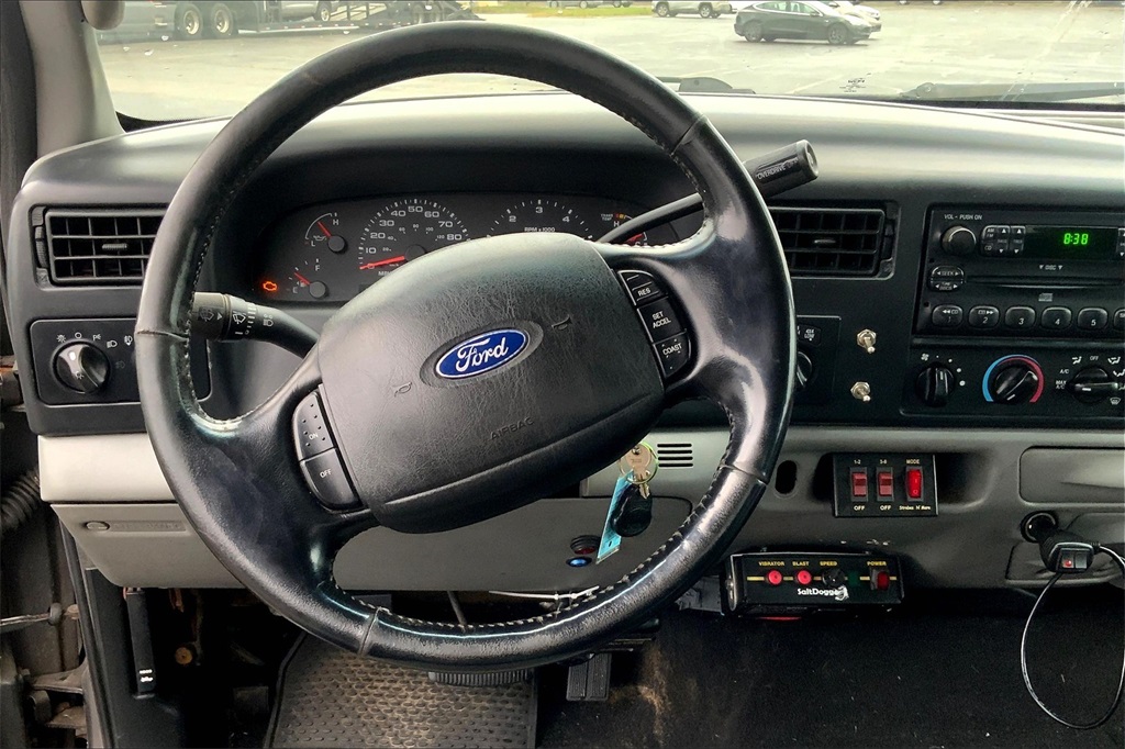 2004 Ford F-250 XL photo 4