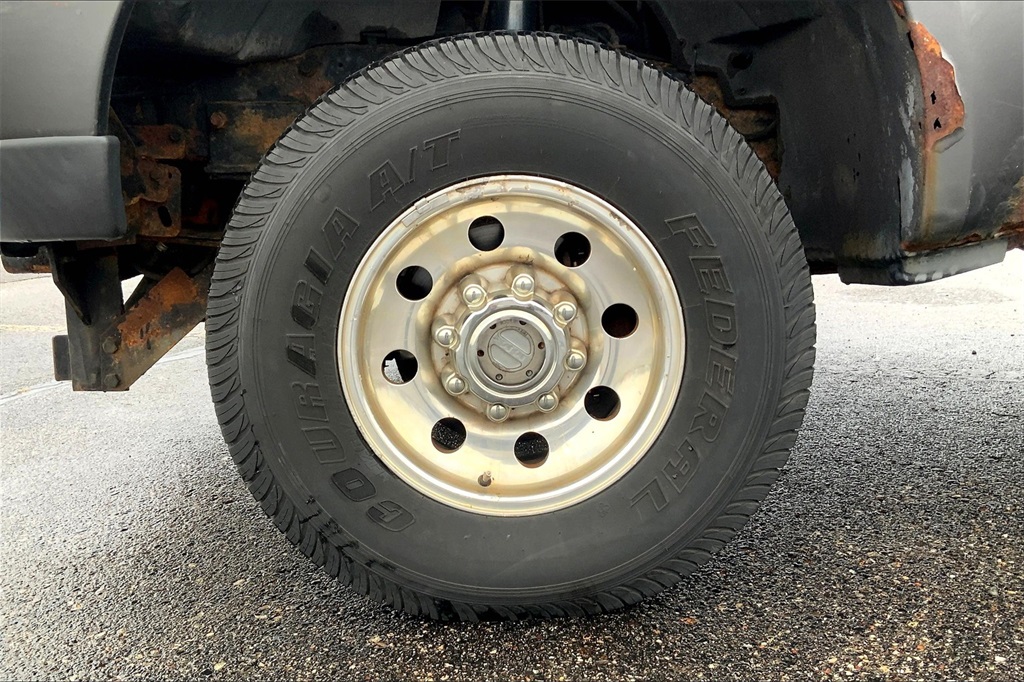 2004 Ford F-250 XL photo 7