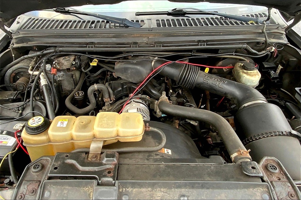 2004 Ford F-250 XL photo 8
