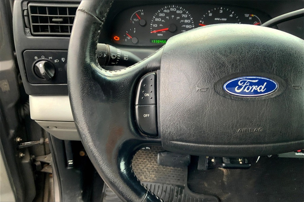 2004 Ford F-250 XL photo 17